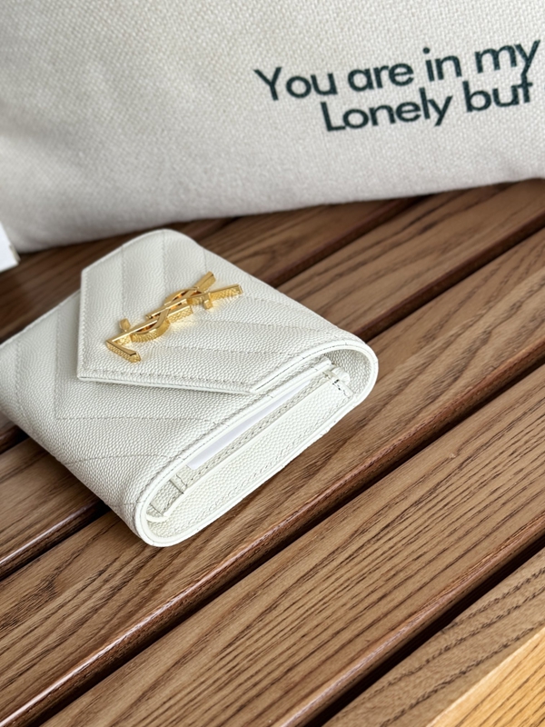 イヴサンローラン財布内部構造